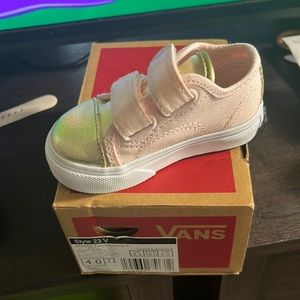 Size 4 // Baby Vans